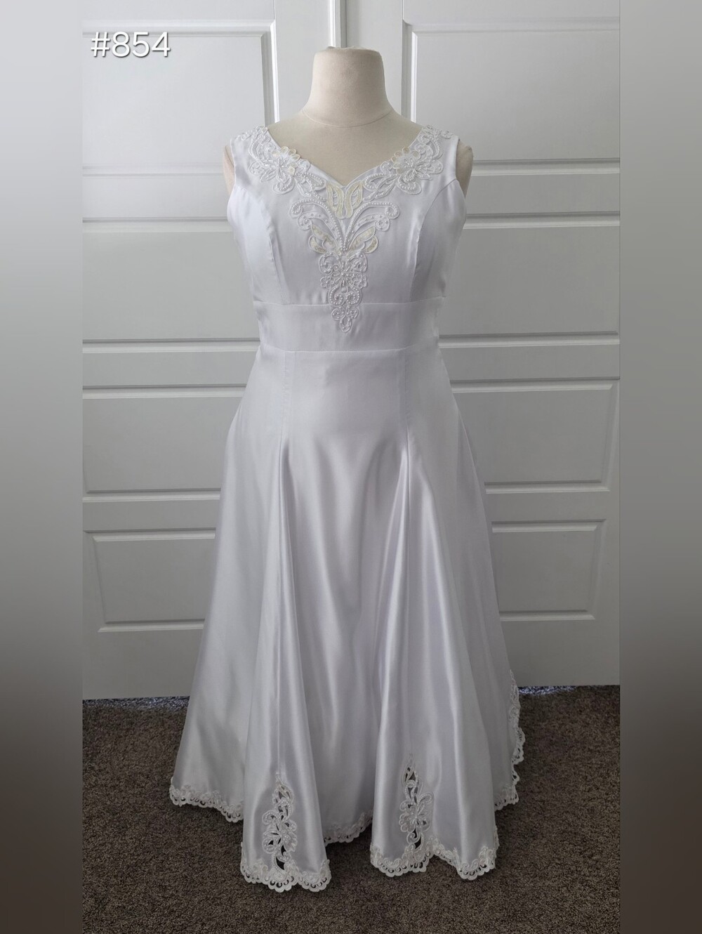 White Satin V-Neck Ballgown Gown Wedding Dress with Lace Appliqué